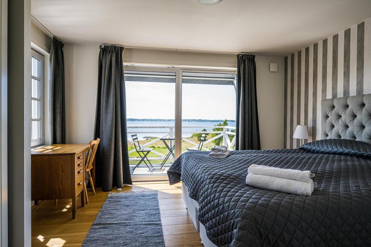 Exclusive Tranquil Villa By The Sea, Boat Available Drottningskär Exteriér fotografie