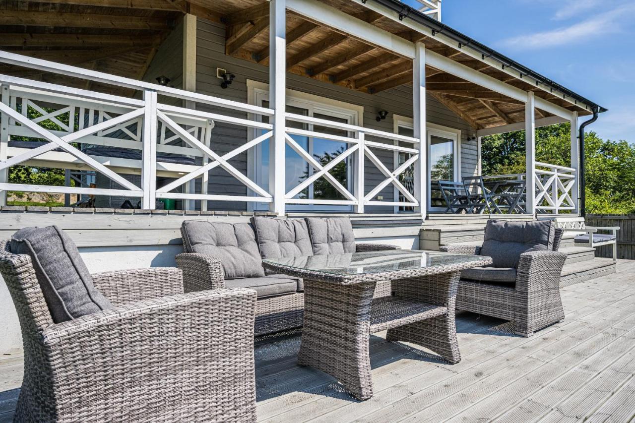 Exclusive Tranquil Villa By The Sea, Boat Available Drottningskär Exteriér fotografie