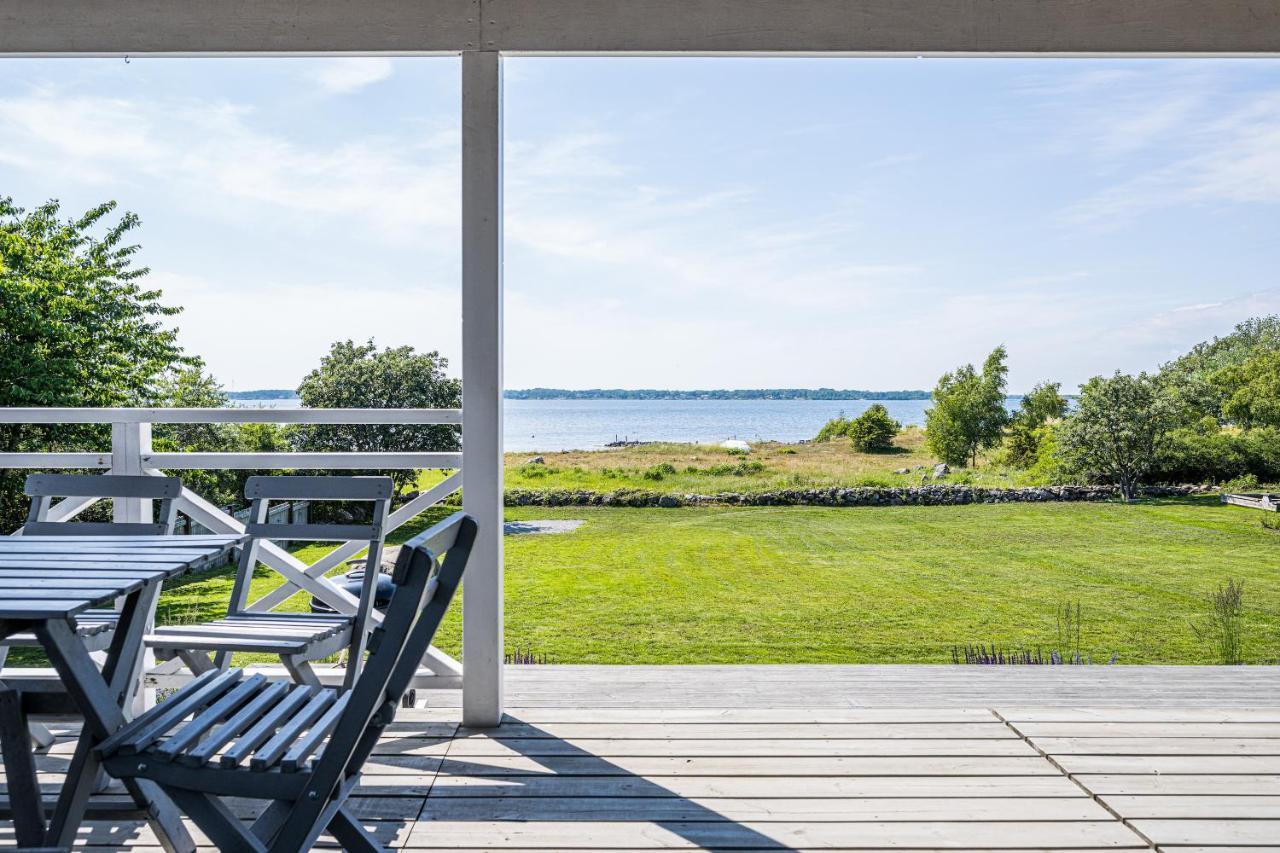 Exclusive Tranquil Villa By The Sea, Boat Available Drottningskär Exteriér fotografie