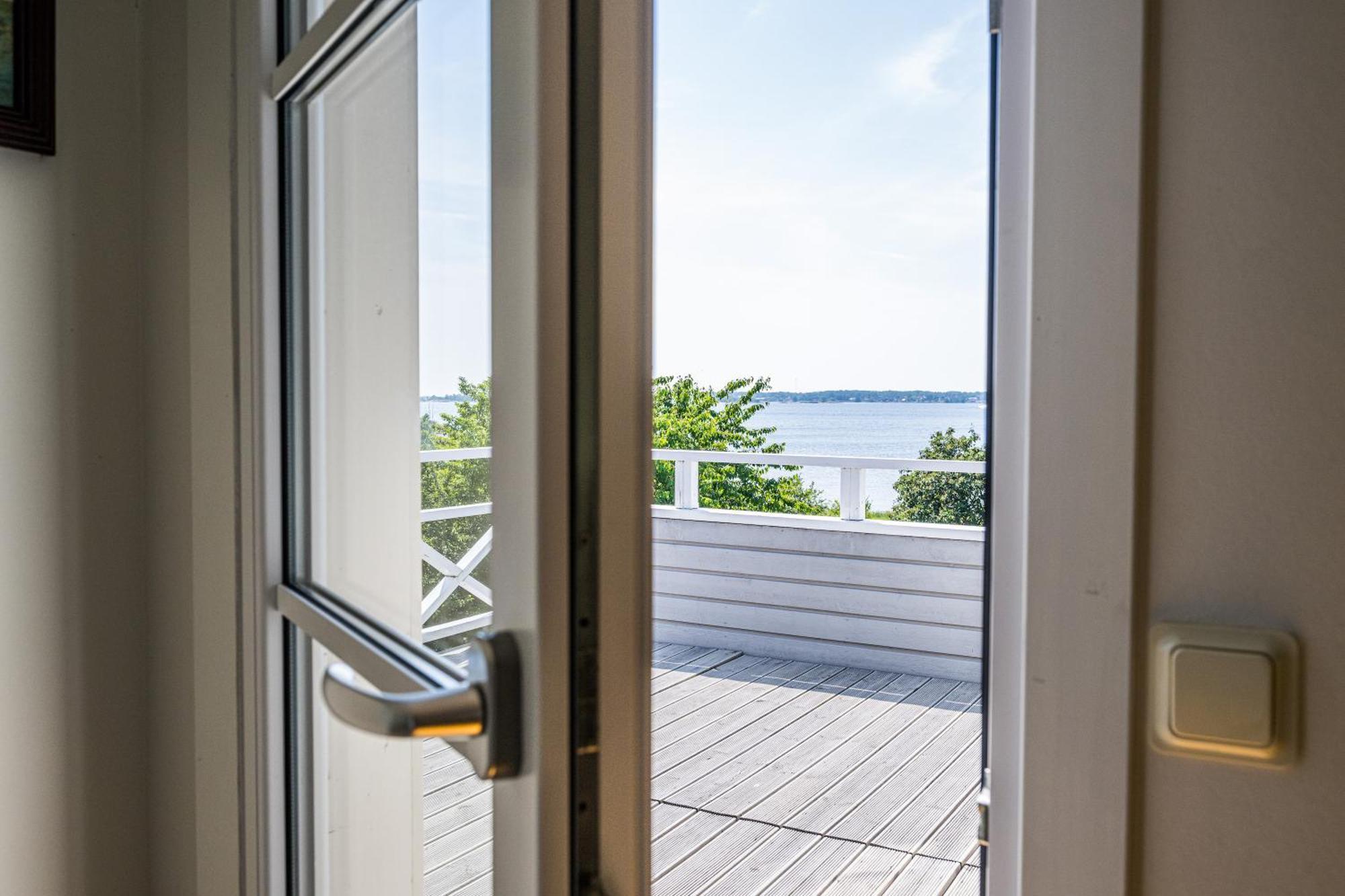 Exclusive Tranquil Villa By The Sea, Boat Available Drottningskär Exteriér fotografie